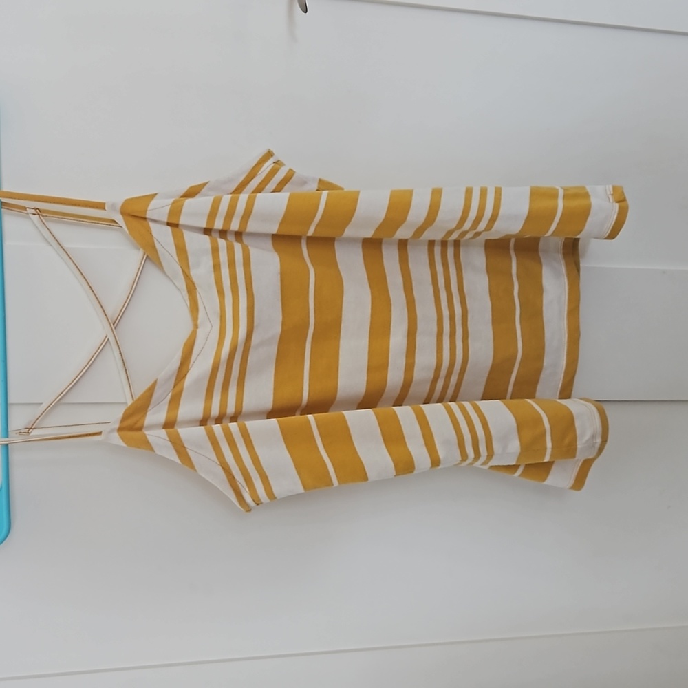 Universal threads tank